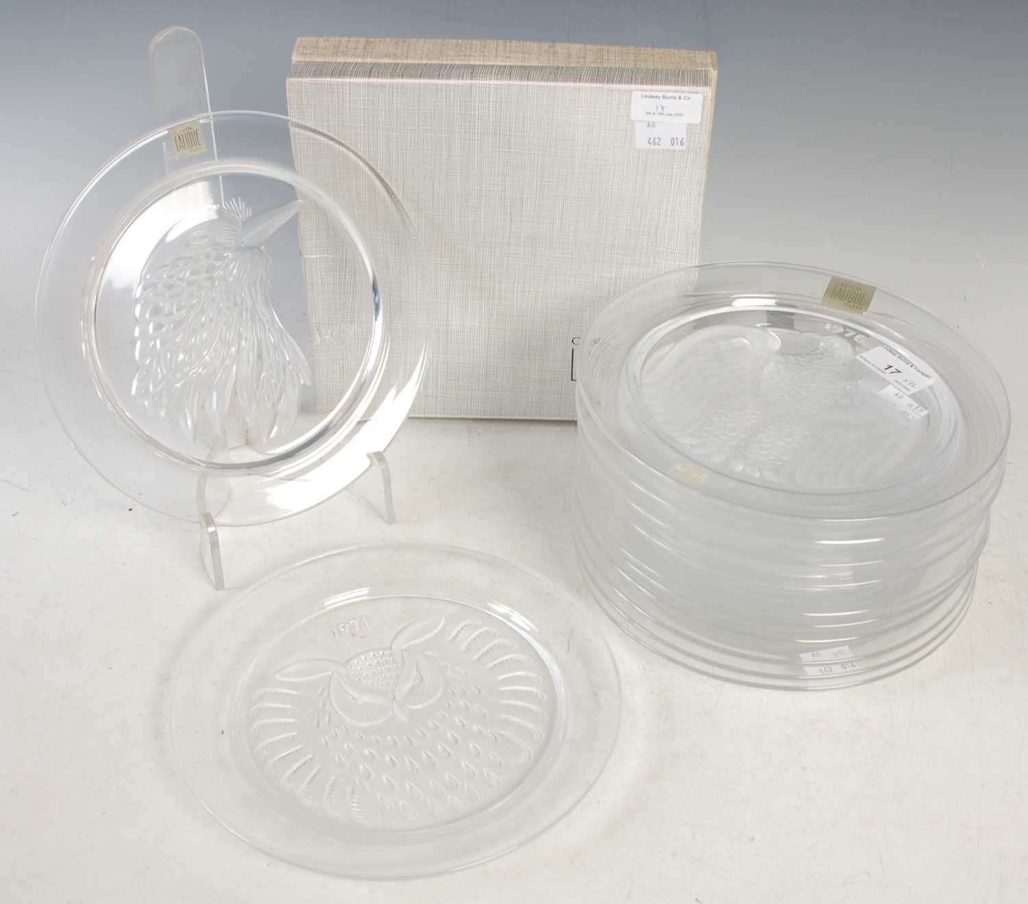 Lot 17 - A set of twelve clear and frosted glass...
