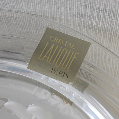 Lot 17 - A set of twelve clear and frosted glass...