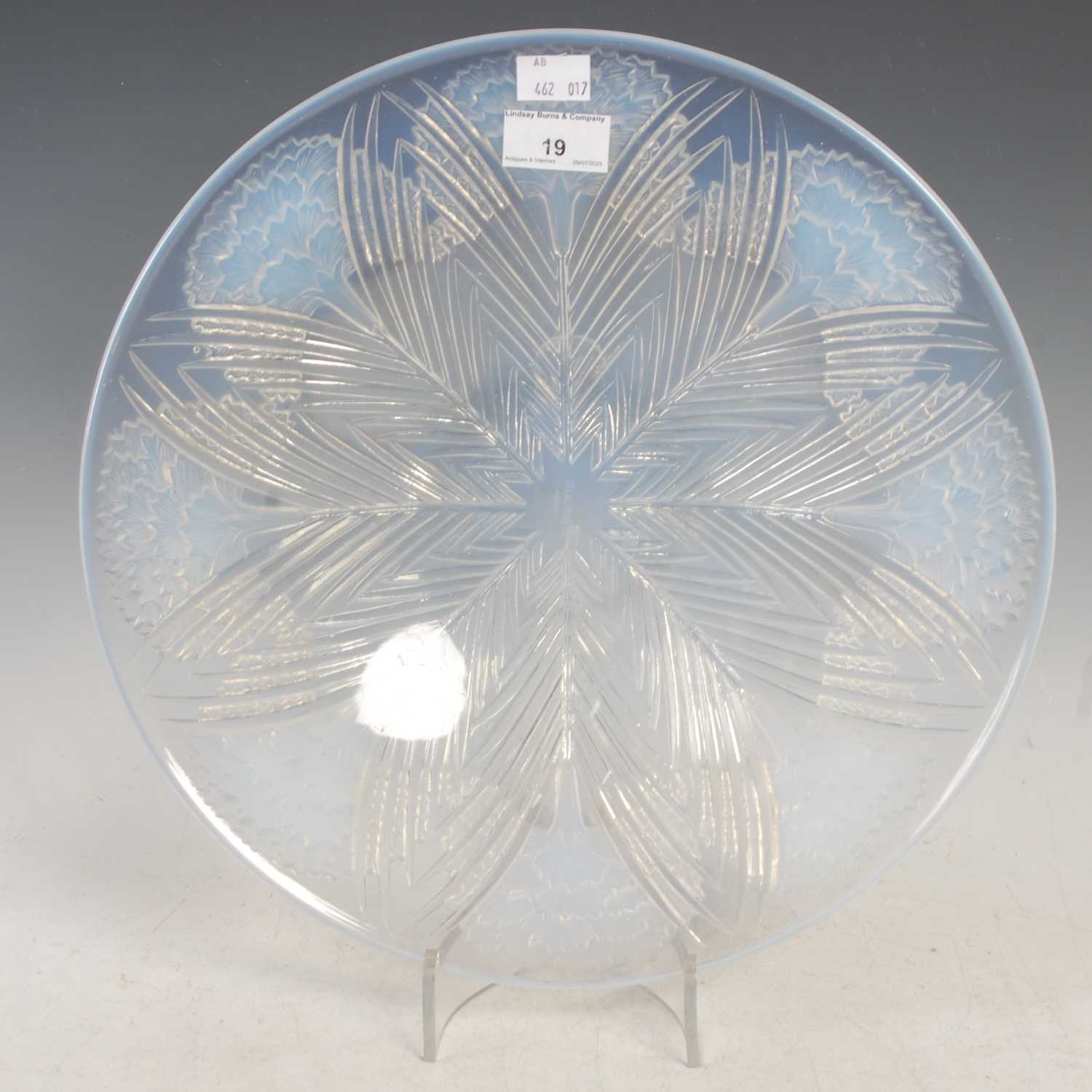Lot 19 - A Lalique opalescent glass dish, Oeillets...