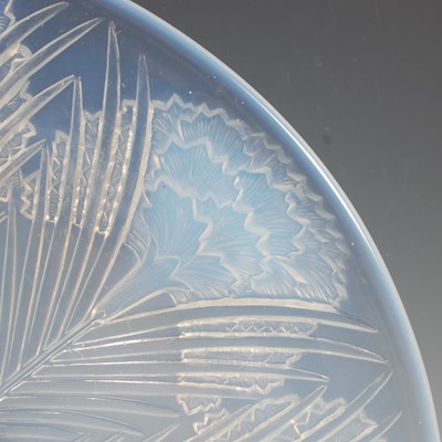 Lot 19 - A Lalique opalescent glass dish, Oeillets...