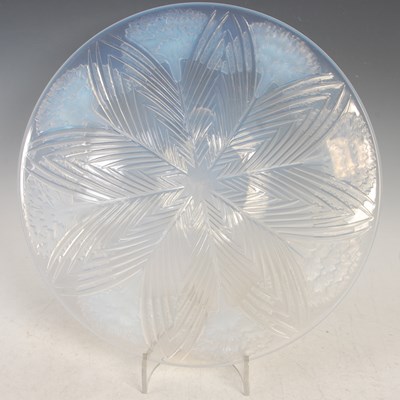 Lot 19 - A Lalique opalescent glass dish, Oeillets...