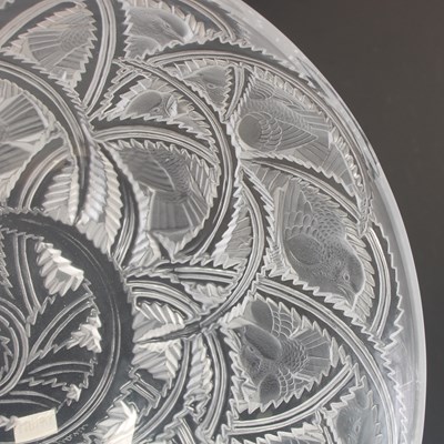 Lot 20 - A Lalique clear and frosted glass bowl,...