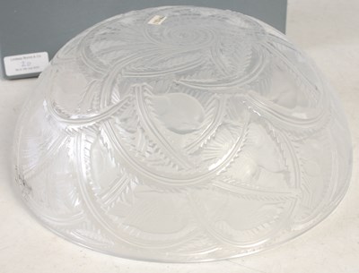 Lot 20 - A Lalique clear and frosted glass bowl,...