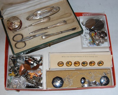 Lot 96 - Box - assorted costume jewellery to include a...