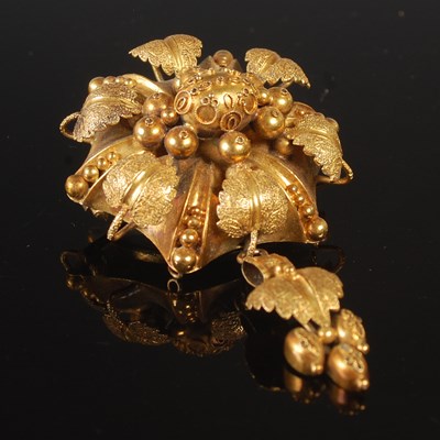 Lot 64 - A late 19th century yellow metal mourning...
