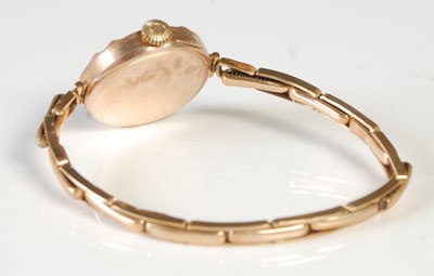 Lot 86 - A vintage 9ct gold cased ladies wristwatch...