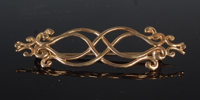 Lot 89 - A 9ct gold brooch, 47.5mm wide, 2.9 grams.