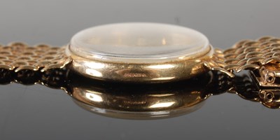 Lot 91 - A vintage gentlemans 9ct gold cased Sovereign...