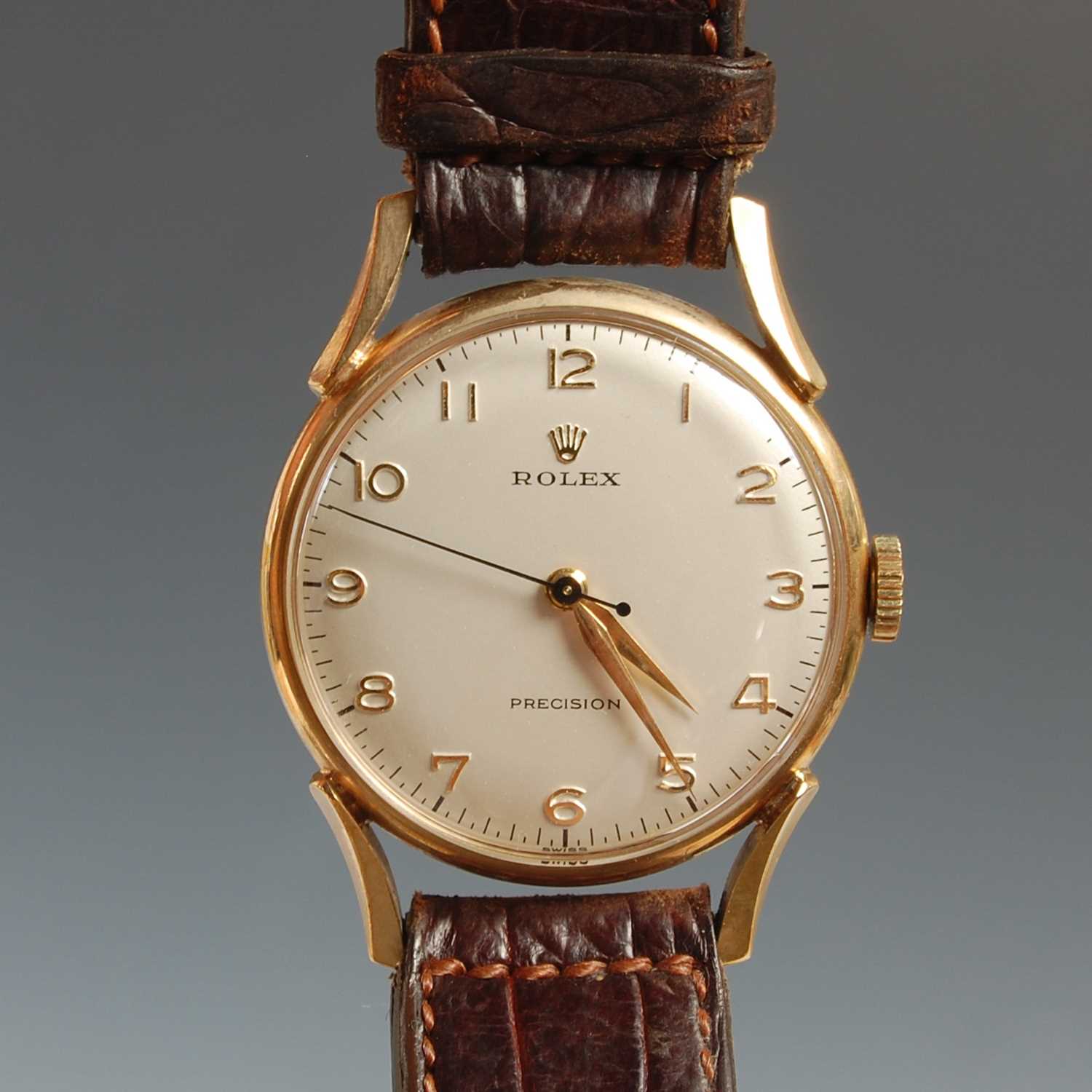 Lot 93 - A vintage gentlemans 9ct gold cased Rolex...