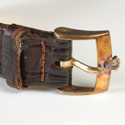 Lot 93 - A vintage gentlemans 9ct gold cased Rolex...