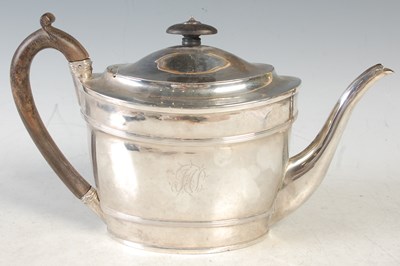 Lot 132 - A George III silver teapot, London 1799,...