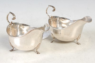 Lot 141 - A pair of Birmingham silver sauce boats, 7.6...