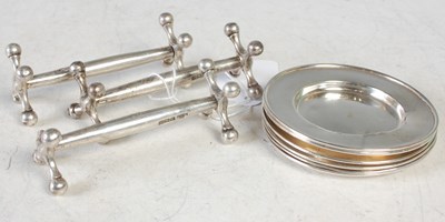 Lot 156 - A group of silver to include three Sheffield...