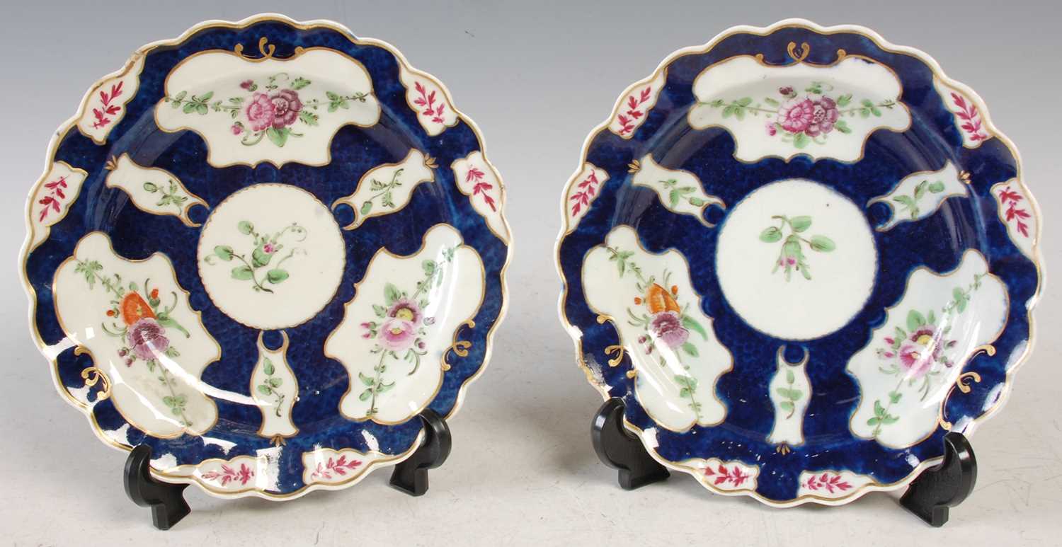 Lot 288 - A pair of 18th century Worcester blue scale...
