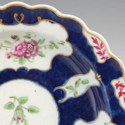 Lot 288 - A pair of 18th century Worcester blue scale...