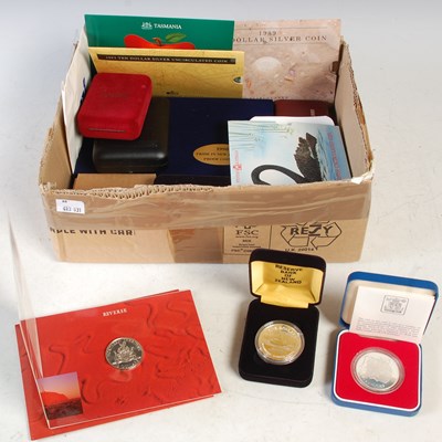 Lot 337 - A box of assorted silver proof coins,...