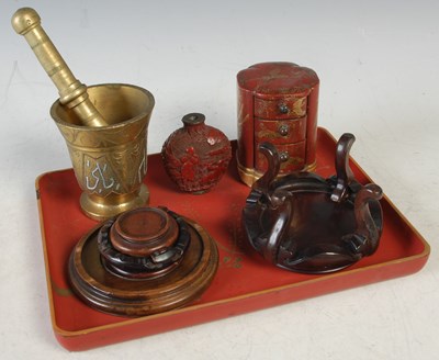 Lot 354 - A small group of Japanese and Chinese objects...