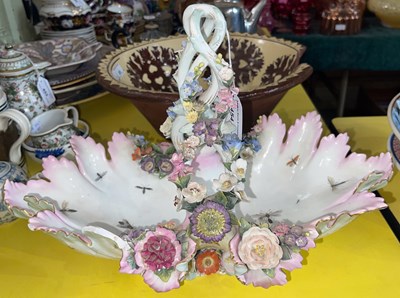 Lot 454 - A Meissen porcelain flower encrusted basket,...