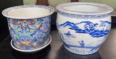 Lot 484 - A blue and white porcelain jardiniere,...
