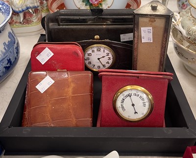 Lot 546 - A group of bedside clocks and desk items to...