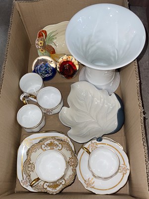 Lot 604 - A box of assorted ceramics to include Royal...