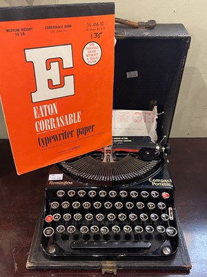 Lot 730 - A vintage Remington Compact Portable typewriter.