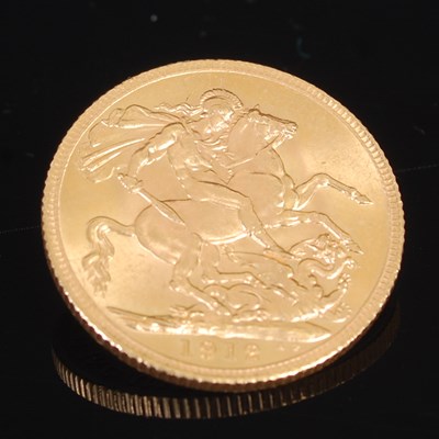 Lot 314 - A George V gold sovereign, dated 1912.