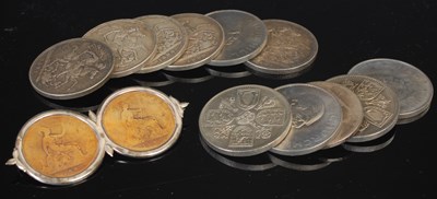 Lot 250 - A group of assorted coinage to include...