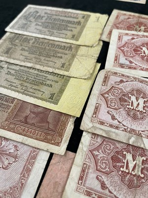 Lot 270 - A collection of early to mid 20th century...