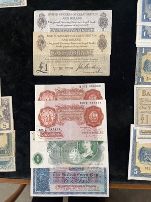 Lot 270 - A collection of early to mid 20th century...