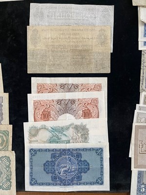 Lot 270 - A collection of early to mid 20th century...