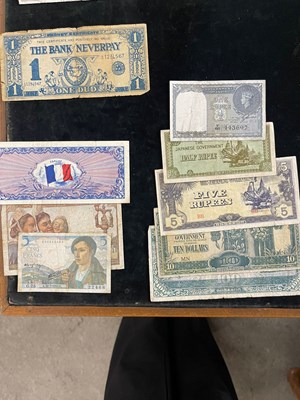 Lot 270 - A collection of early to mid 20th century...