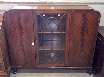 Lot 726 - An early 20th century mahogany display cabinet,...