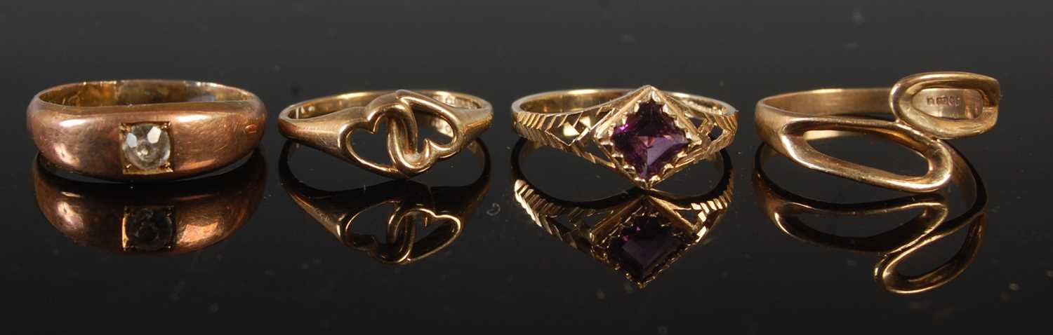 Lot 54 - Four assorted 9ct gold dress rings, gross