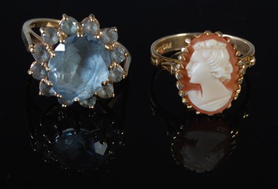 Lot 76 - A 9ct gold and cameo set dress ring, size N,...