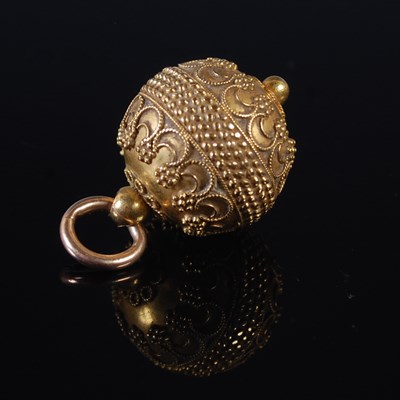 Lot 86 - A late 19th/ early 20th century yellow metal...