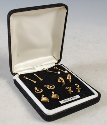 Lot 102 - A box containing six pairs of assorted gold...
