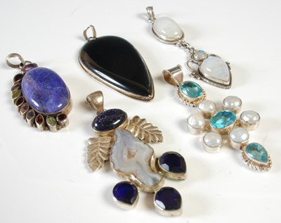 Lot 103 - A collection of five assorted stone and...