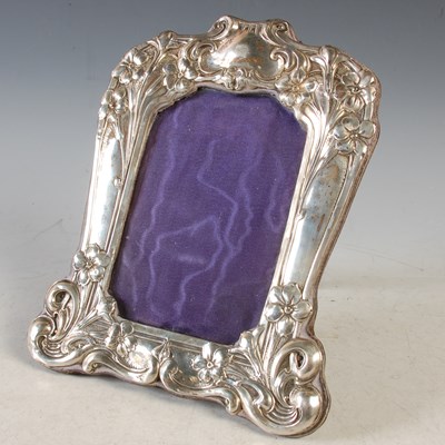 Lot 123 - An Art Nouveau silver strut photograph...