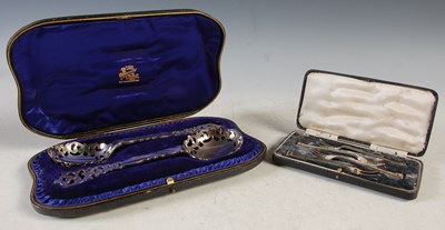 Lot 151 - A cased set of four Sheffield silver pickle...