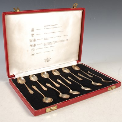 Lot 159 - A cased set of twelve silver teaspoons,...