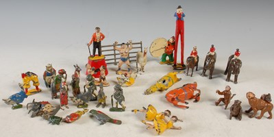Lot 269 - A box of assorted vintage painted lead circus...