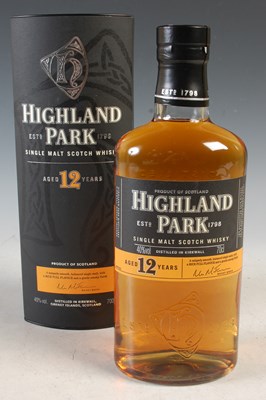 Lot 286 - A boxed bottle of Highland Park single malt...