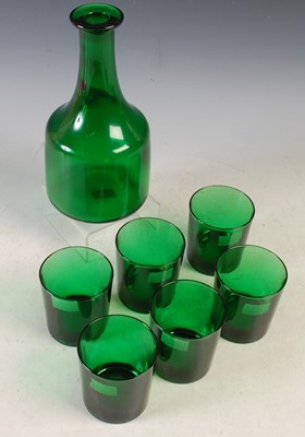 Lot 325 - A green glass carafe and six matching tumblers.