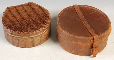 Lot 362 - Two vintage collar boxes, one containing a...