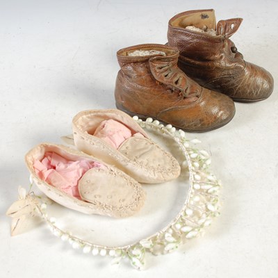 Lot 399 - Two pairs of vintage childrens shoes...