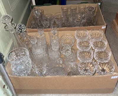 Lot 402 - A collection of assorted glassware to include...
