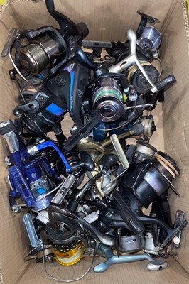 Lot 419 - A box of assorted fishing reels, mainly...