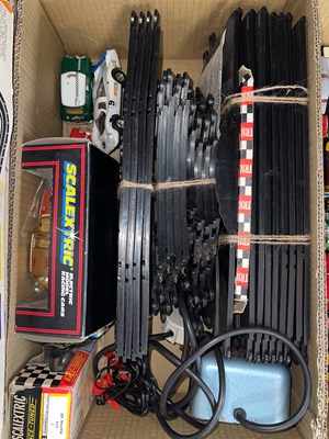 Lot 425 - A vintage Scalextric Sports Set 31; another...