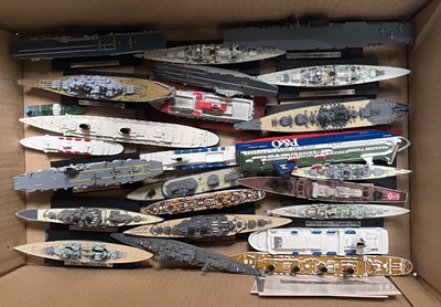 Lot 446 - A box of assorted model ships to include Naval...